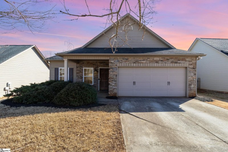 Property image 5 at 605 Summerville Way, Greenville, SC 29609