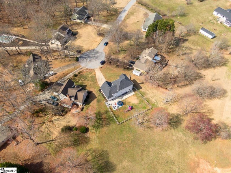 Property image 2 at 25 Midland Court, Taylors, SC 29687