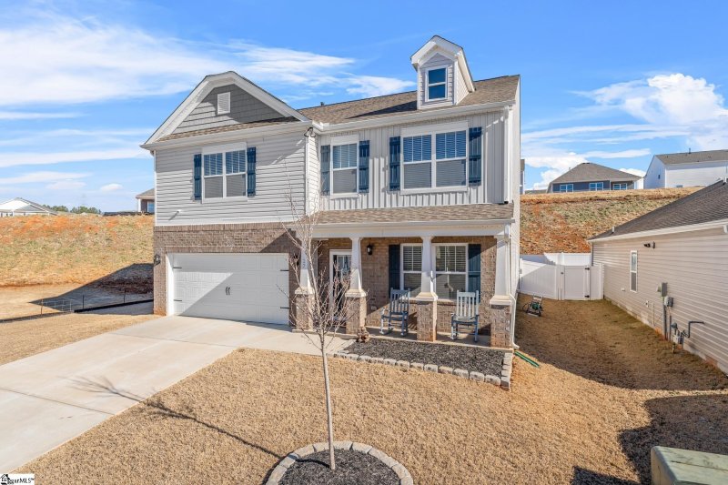 Property image 2 at 27 Oak Edge Lane, Greer, SC 29651