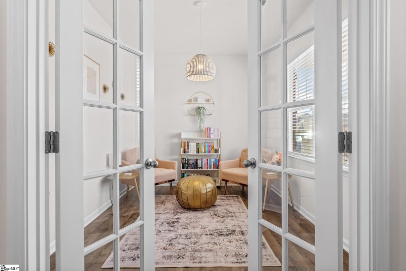 Property image 5 at 27 Oak Edge Lane, Greer, SC 29651