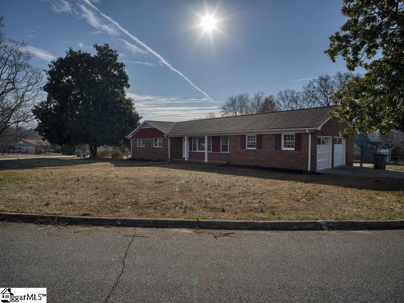 Property image 3 at 15 Mistletoe Drive, Greenville, SC 29617