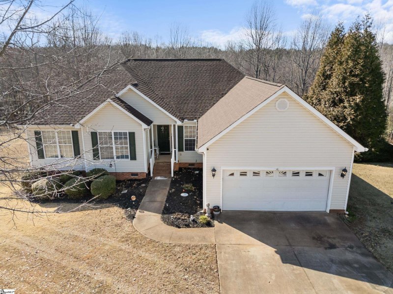 Property image 2 at 145 Brooke Lee Circle, Taylors, SC 29687