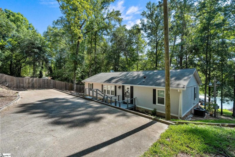Property image 2 of 891 Shelor Ferry Road in Port Bass, Fair Play, SC 29643-2054