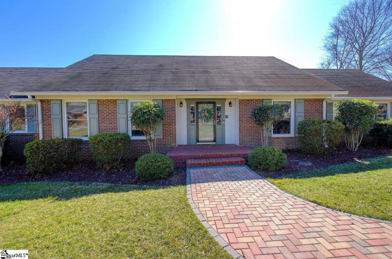 Property image 2 at 110 Mount Vernon Road, Greer, SC 29651