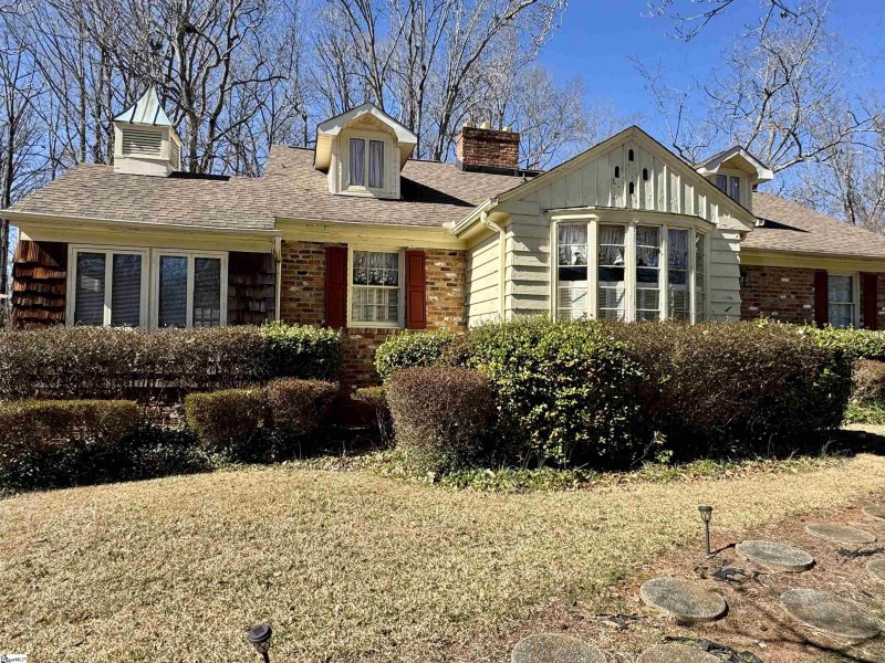 Property image 2 at 7 Alpine Way, Greenville, SC 29609