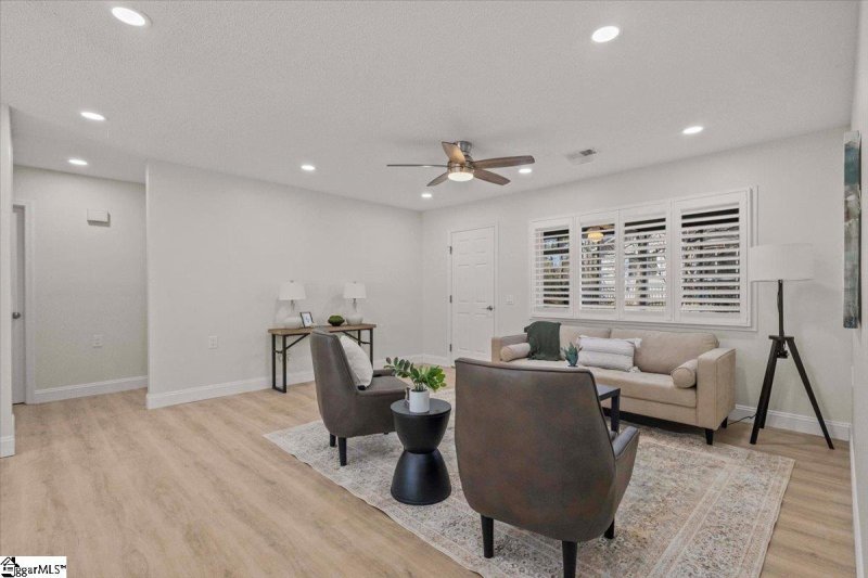 Property image 4 at 214 S Woodgreen Way, Greenville, SC 29615