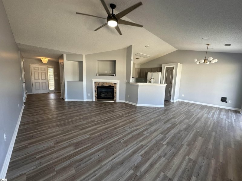 Property image 2 of 10 Crestbrook Drive in Laurel Meadows, Greenville, SC 29607