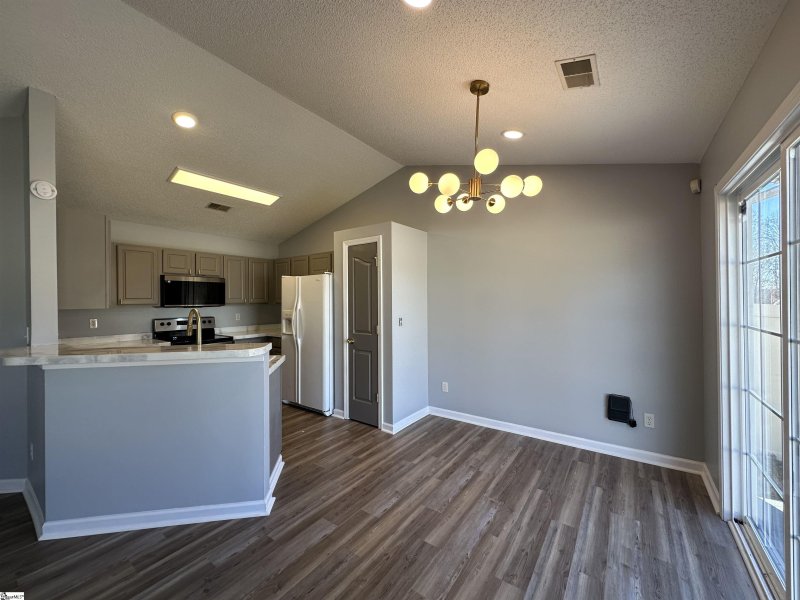 Property image 3 of 10 Crestbrook Drive in Laurel Meadows, Greenville, SC 29607