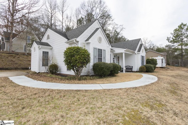 Property image 2 of 100 Forrester Drive in Ashton Ridge, Liberty, SC 29657