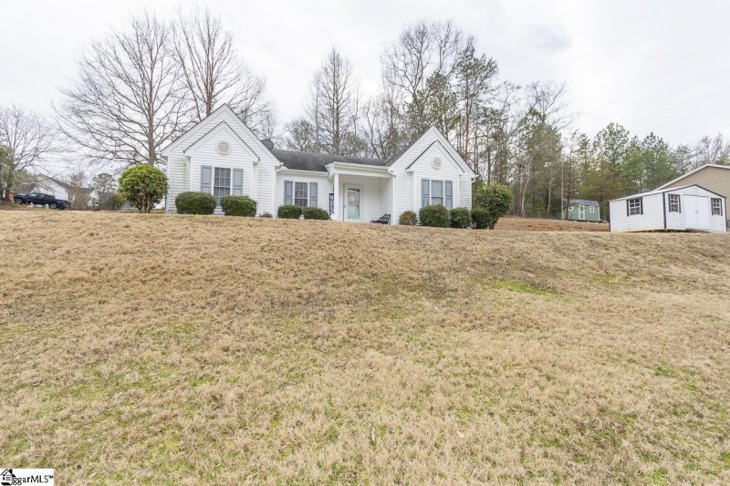 Property image 5 of 100 Forrester Drive in Ashton Ridge, Liberty, SC 29657