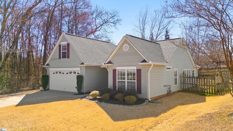 Property image 2 at 150 Longwood Lane, Easley, SC 29624