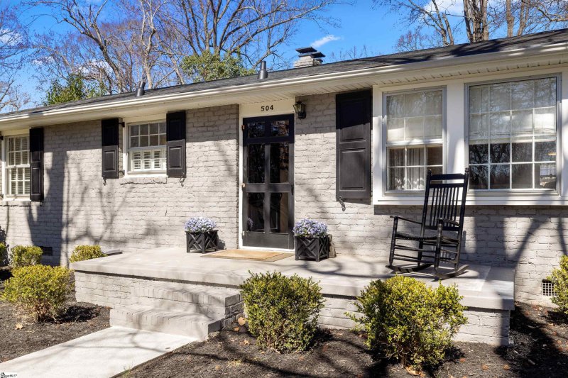 Property image 2 at 504 Dellwood Drive, Greenville, SC 29609