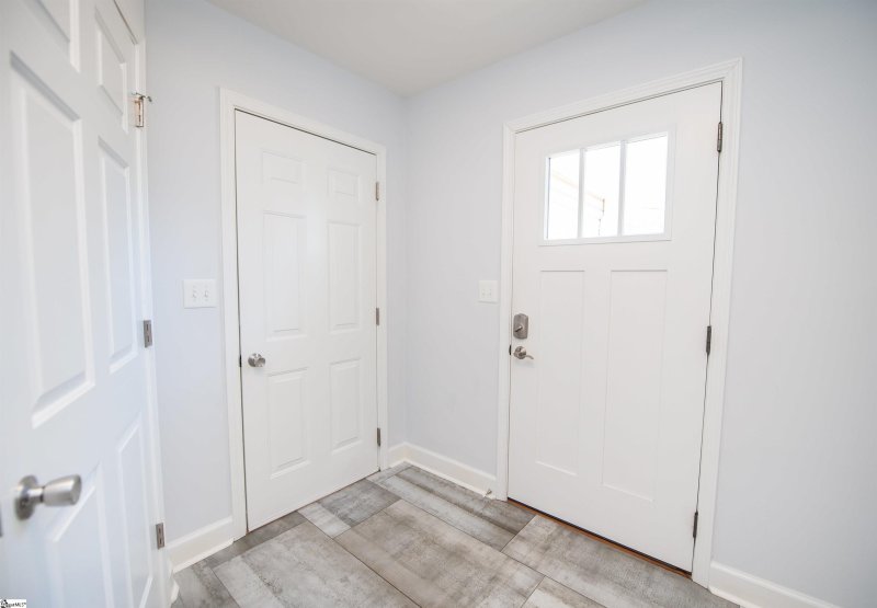 Property image 2 at 11 Two Creeks Court, Simpsonville, SC 29680