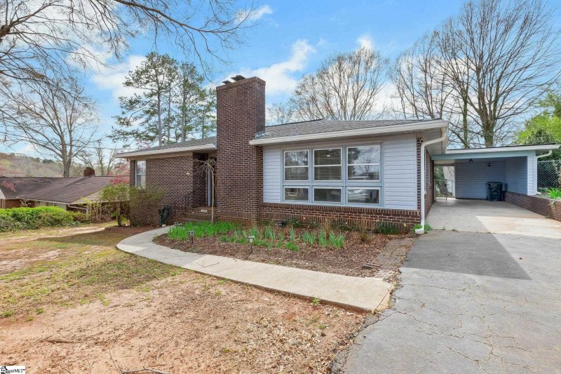 Property image 2 at 205 Whitten Street, Easley, SC 29640-1335