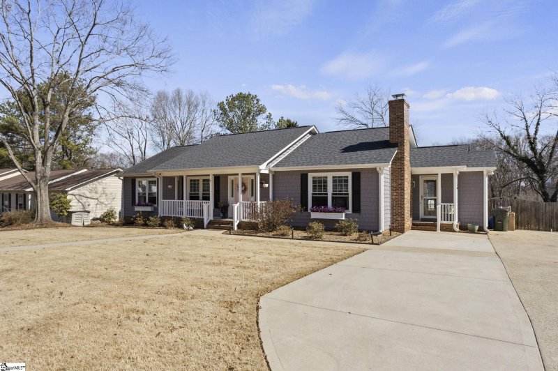 Property image 2 at 109 Hancock Lane, Greer, SC 29650