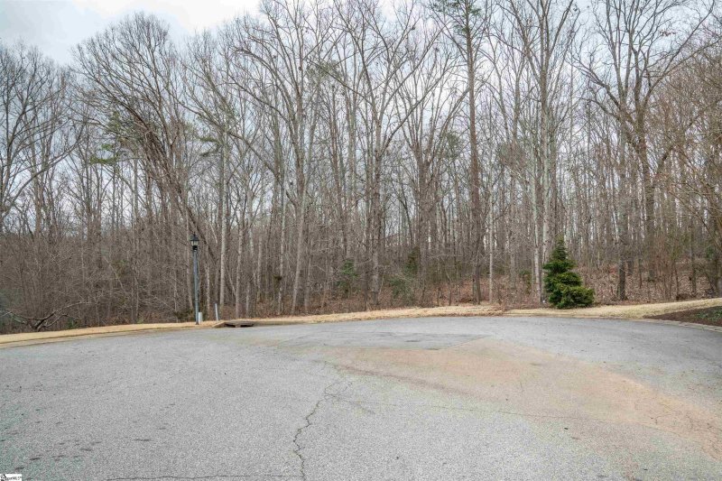 Property image 3 of 799 E Long Bay Drive in Woodfin Ridge, Inman, SC 29349