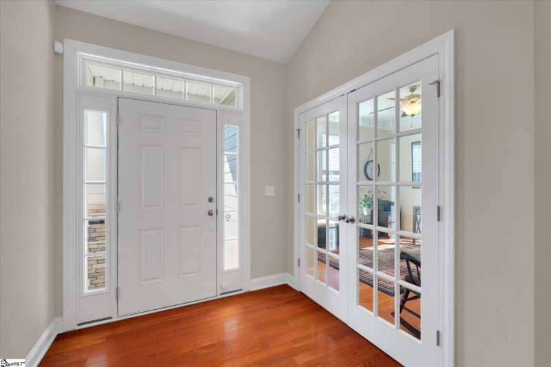 Property image 2 at 221 Castlemaine Drive, Greenville, SC 29617