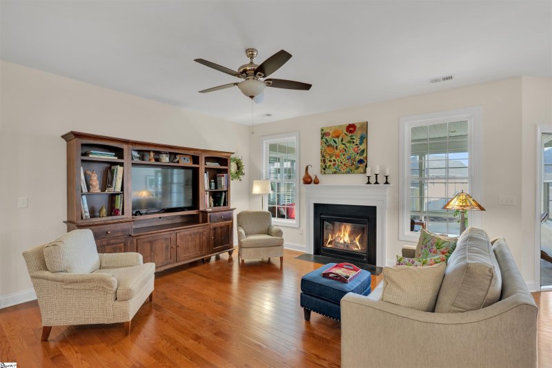 Property image 4 at 305 Castlemaine Drive, Greenville, SC 29617