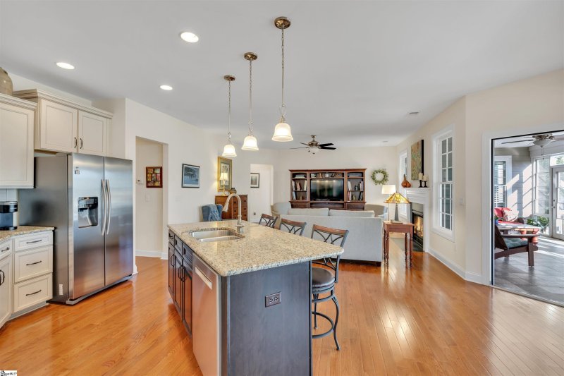 Property image 5 at 305 Castlemaine Drive, Greenville, SC 29617