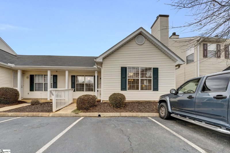 Property image 2 at 3 Hayfield Lane, Greer, SC 29650-4626