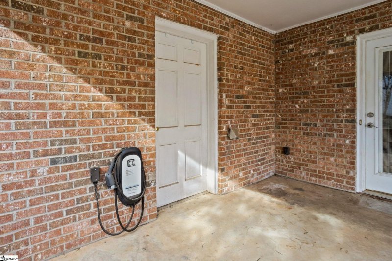 Property image 4 at 327 Mimosa Drive, Greenville, SC 29615