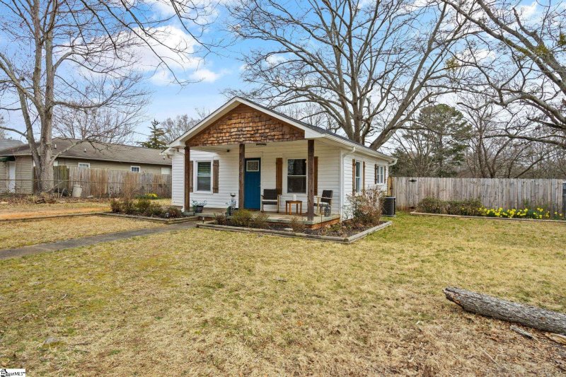 Property image 4 at 215 Nalley Street, Easley, SC 29640