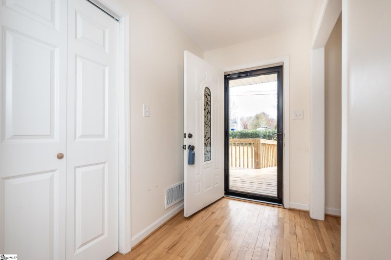 Property image 3 at 20 Friartuck Road, Greenville, SC 29607