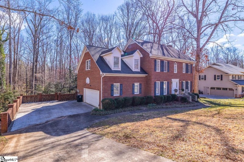 Property image 2 at 713 N Almond Drive, Simpsonville, SC 29681