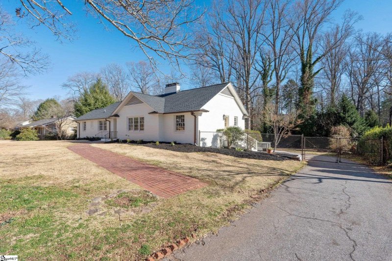 Property image 4 at 306 Mccarter Avenue, Greenville, SC 29615