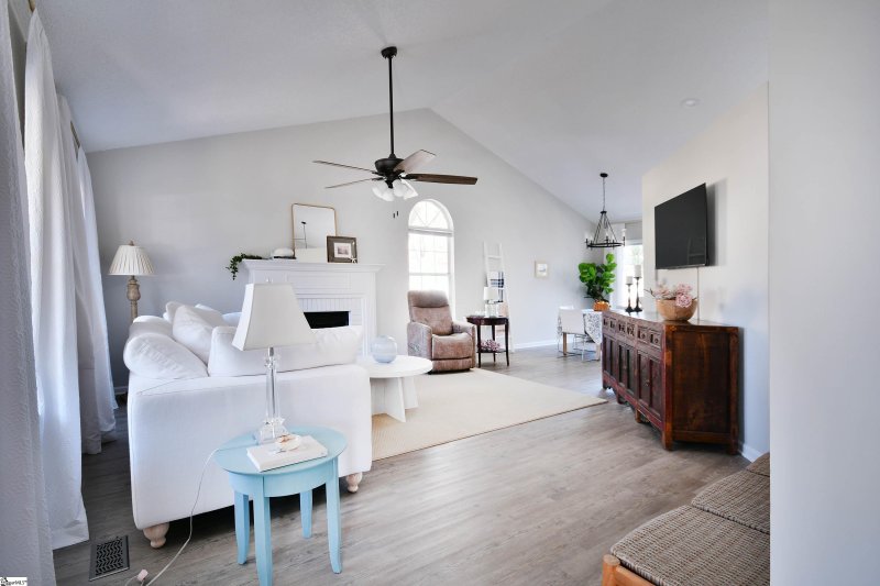 Property image 3 at 100 Autumnwood Way, Simpsonville, SC 29681