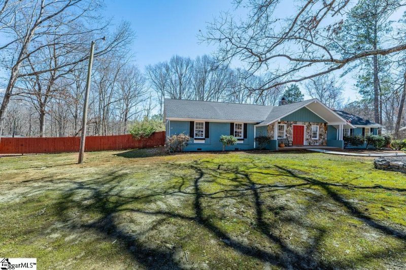 Property image 3 at 104 Tar Boulevard, Greenville, SC 29605