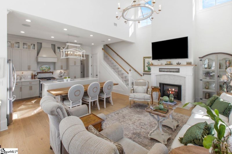 Property image 2 at 2 Bristow Drive, Greenville, SC 29615