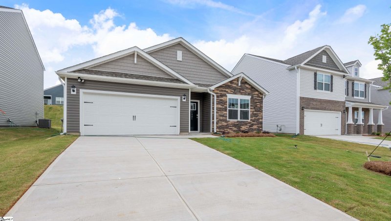 Property image 4 of 1021 Roleson Way in Hunters Ridge, Woodruff, SC 29388