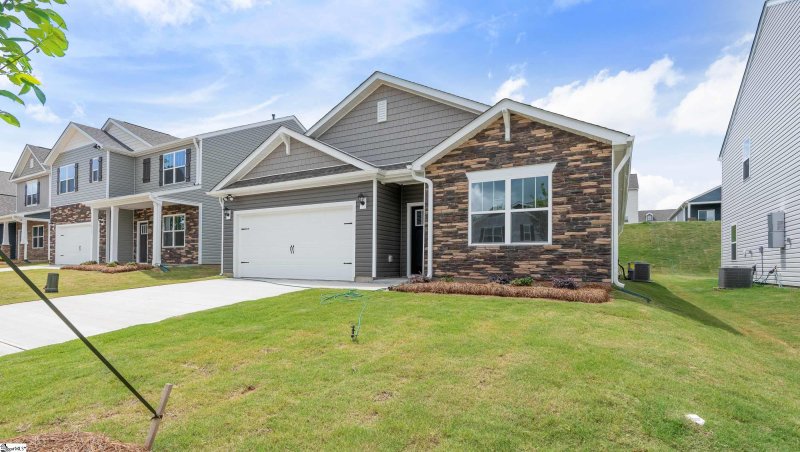 Property image 5 of 1021 Roleson Way in Hunters Ridge, Woodruff, SC 29388