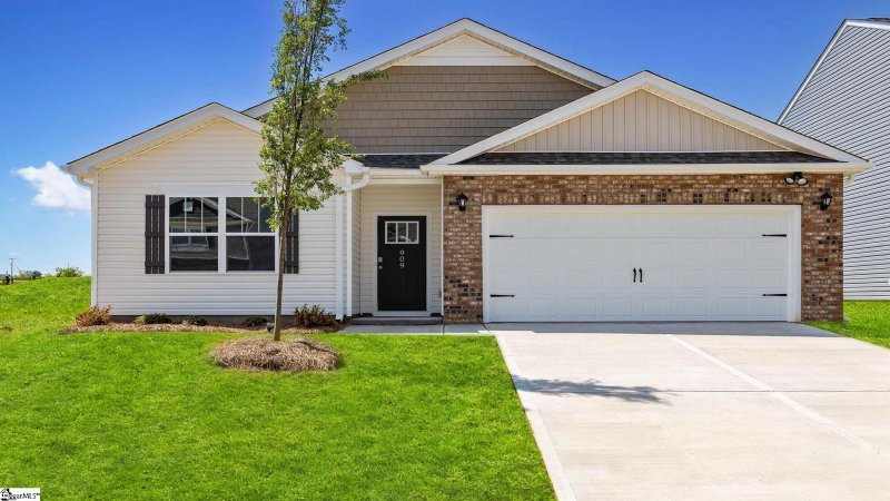 909 Pineland Drive