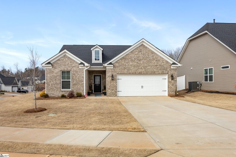 Property image 3 at 524 Clairbrook Court, Greer, SC 29651