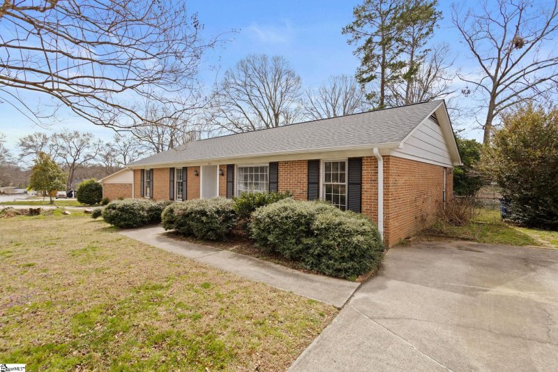 Property image 2 at 104 Gaithburg Square, Taylors, SC 29687