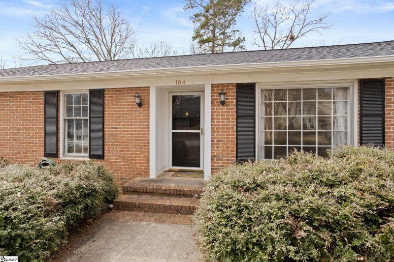 Property image 3 at 104 Gaithburg Square, Taylors, SC 29687