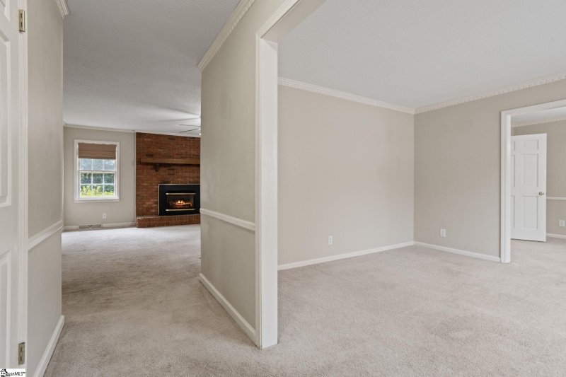 Property image 4 at 104 Gaithburg Square, Taylors, SC 29687