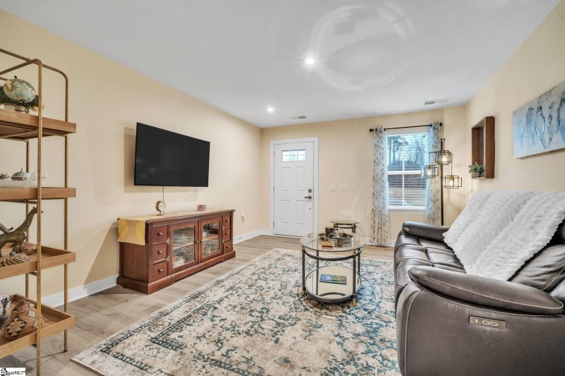 Property image 3 at 414 Hargrove Court, Greenville, SC 29617