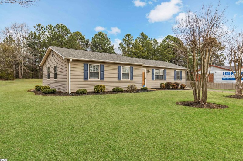 Property image 2 at 105 Palamon Street, Piedmont, SC 29673