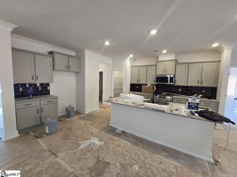 Property image 2 of 201 Rolling Waters Drive in Hidden Lake Estates, Greenville, SC 29605