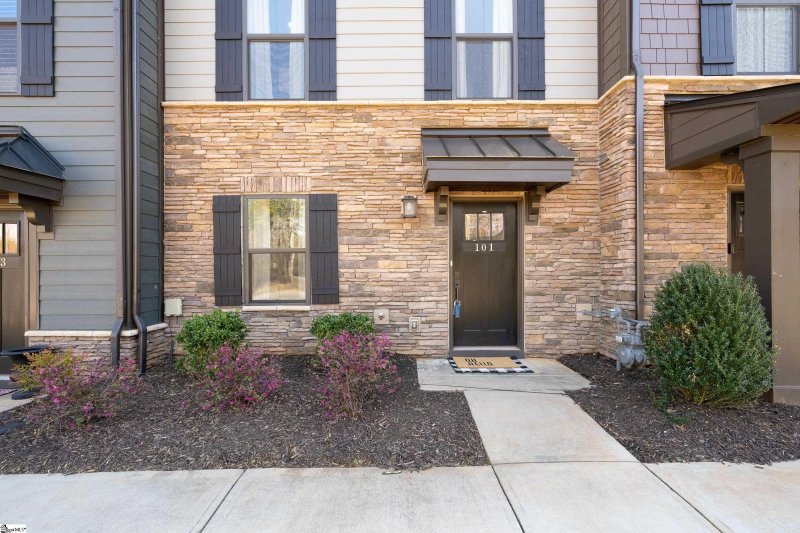 Property image 2 at 101 Glen Alpine Way, Greenville, SC 29607