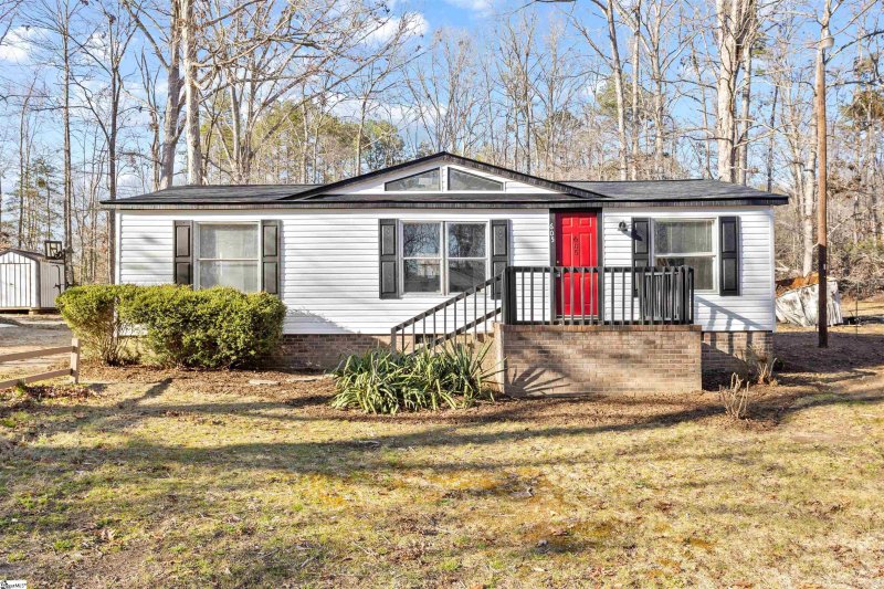 Property image 2 at 605 Englewood Drive, Greenville, SC 29605