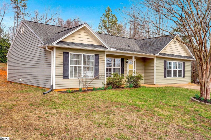 Property image 2 at 111 Manhattan Boulevard, Piedmont, SC 29673