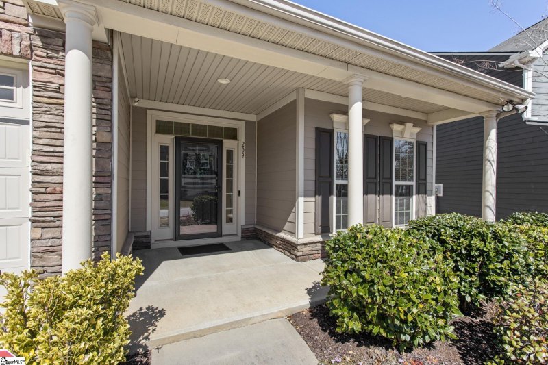 Property image 2 at 209 Waters Run Lane, Simpsonville, SC 29681