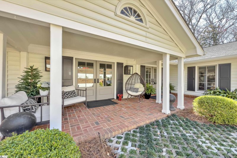 Property image 3 at 2 Rock Creek Court, Greenville, SC 29605