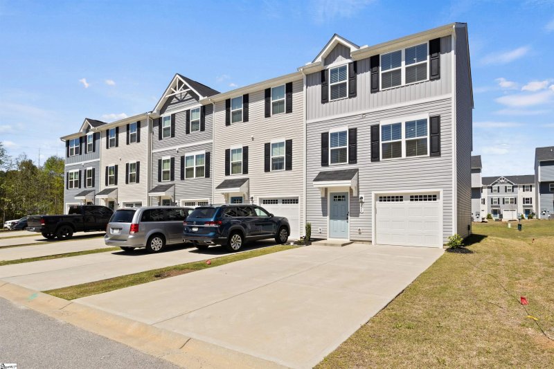 Property image 3 at 220 Maple Forge Trail, Greenville, SC 29617