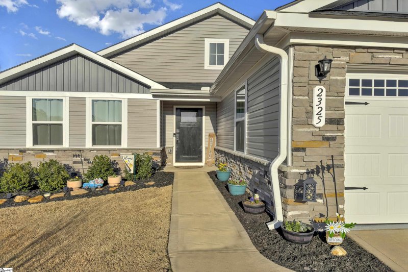 Property image 2 of 2325 Caffry Lane in Elmwood Cottages, Boiling Springs, SC 29316