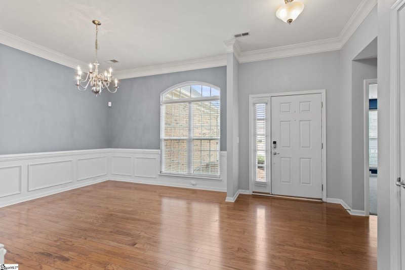 Property image 4 of 578 Shoreline Boulevard in Glen Lake, Boiling Springs, SC 29316